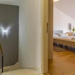 Apartman Leo *