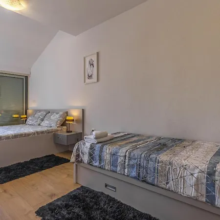 Apartment Leo