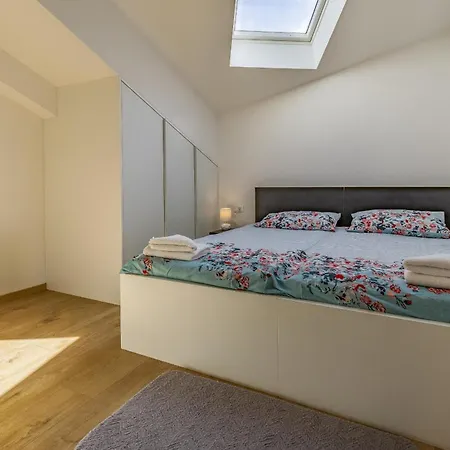 Leo Apartment *