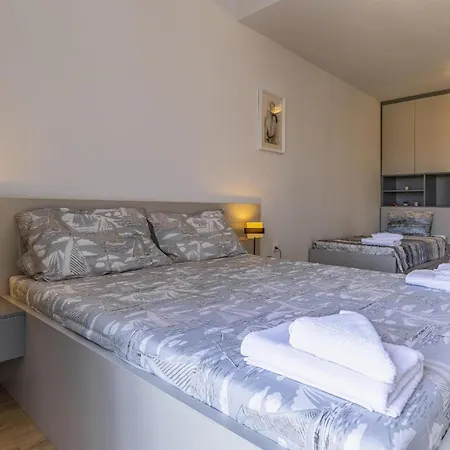 Apartment Leo