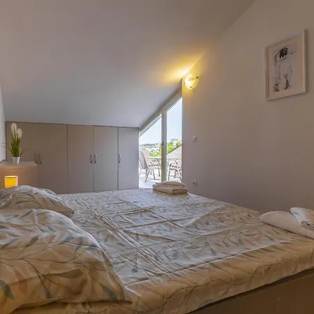 Leo Apartment Pjescana Uvala