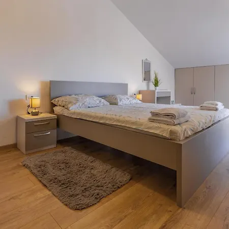 Leo Apartment Pjescana Uvala