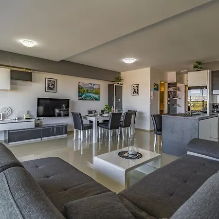 Apartment Leo *